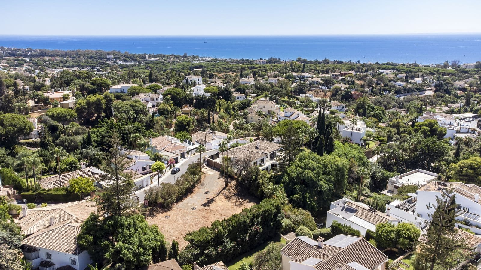 Residential Plot in El Rosario, Marbella East