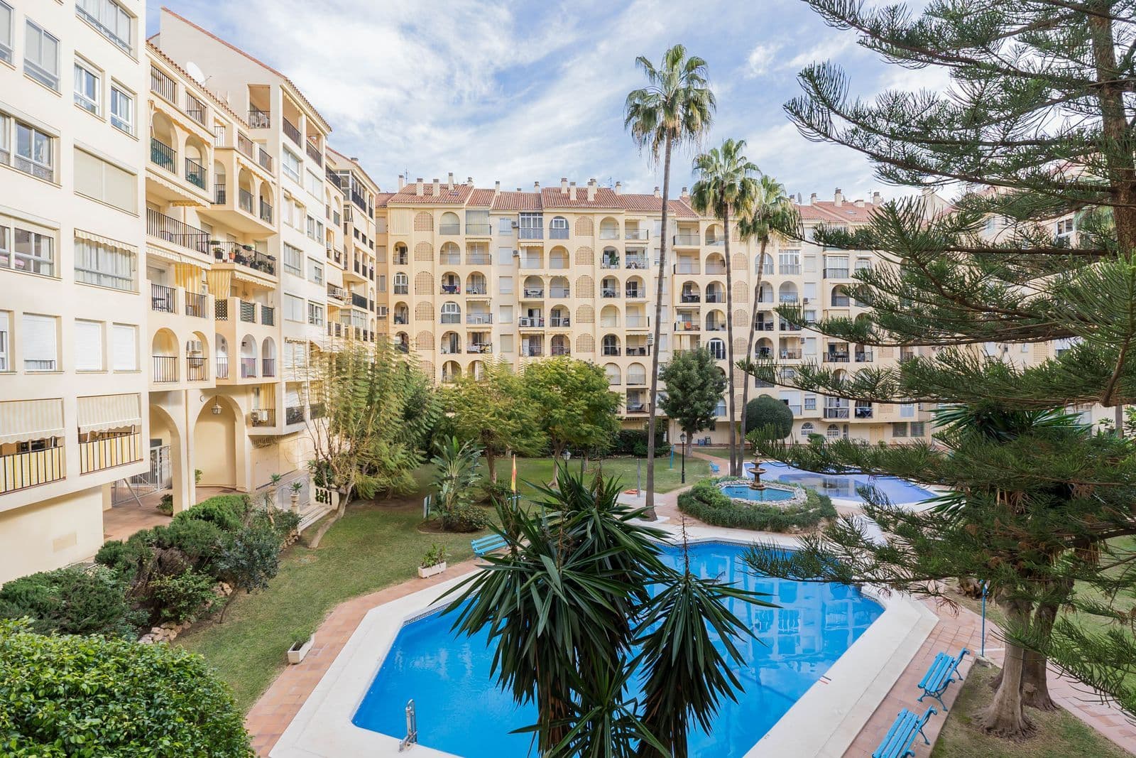 Middle Floor Apartment in Fuengirola, Fuengirola