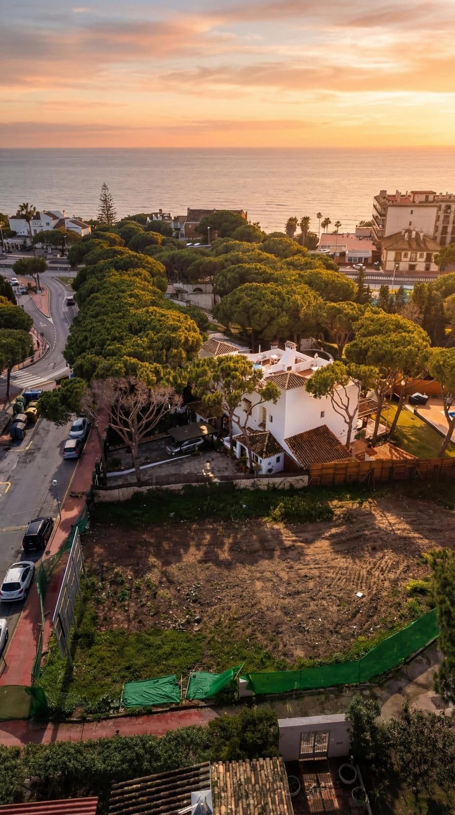 Commercial Plot in Calahonda, Mijas