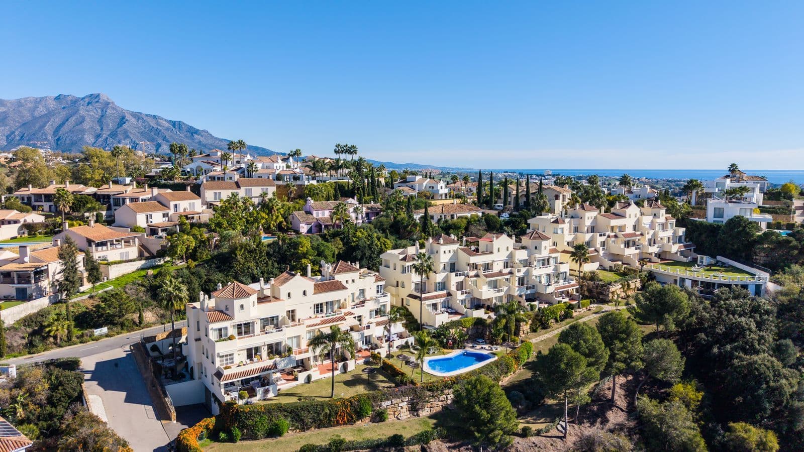 Middle Floor Apartment in Los Arqueros, Benahavís