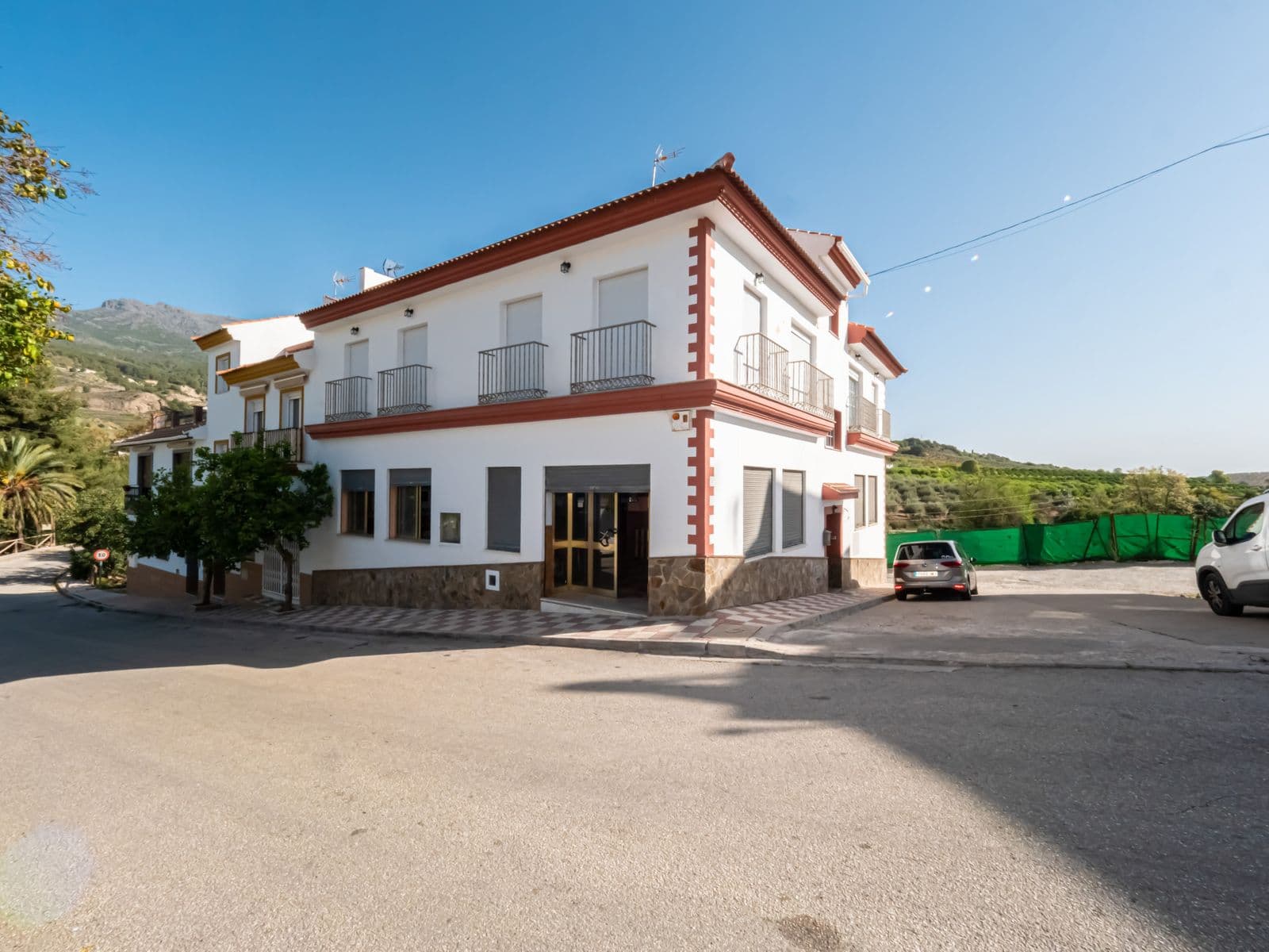 Commercial Premises in Alozaina, Alozaina