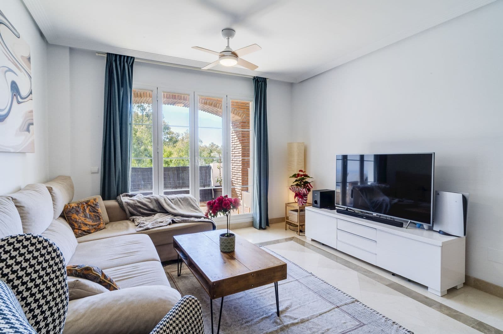 Middle Floor Apartment in Los Arqueros, Benahavís