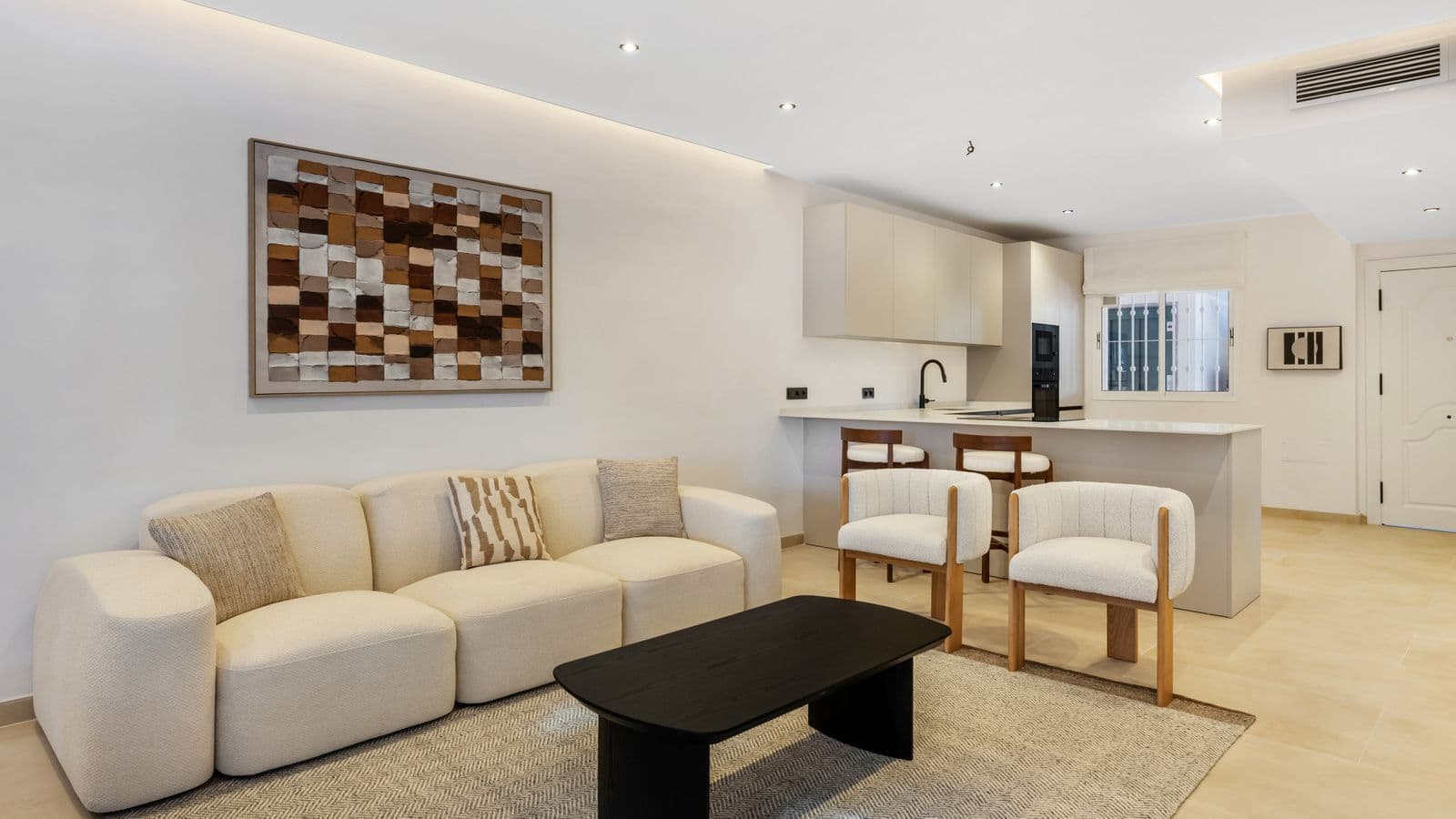 Middle Floor Apartment in Nueva Andalucía, Nueva Andalucía