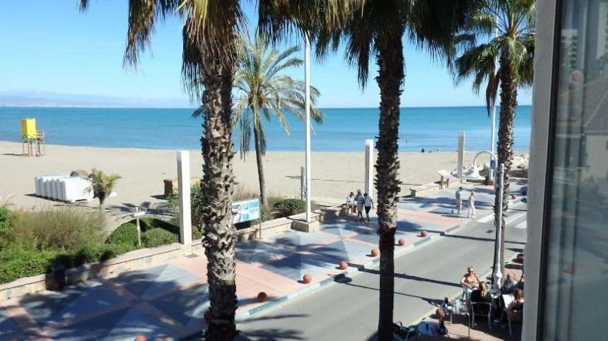 Middle Floor Apartment in Benalmadena, Benalmádena