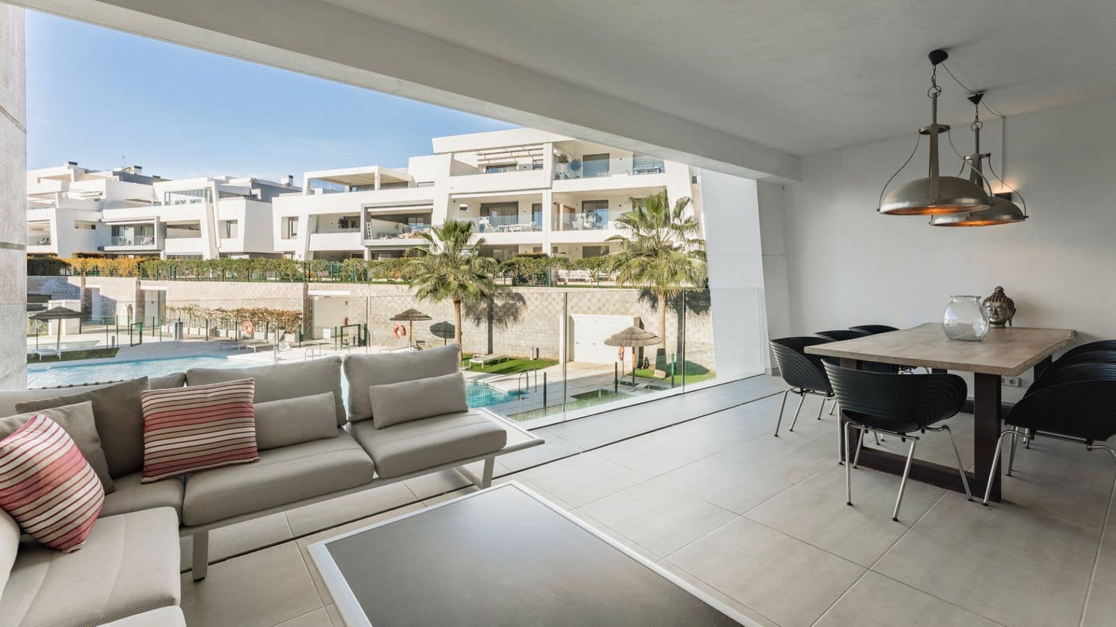 Middle Floor Apartment in Estepona, Estepona