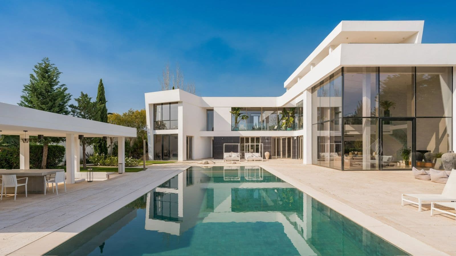 Detached Villa in Los Flamingos, Estepona
