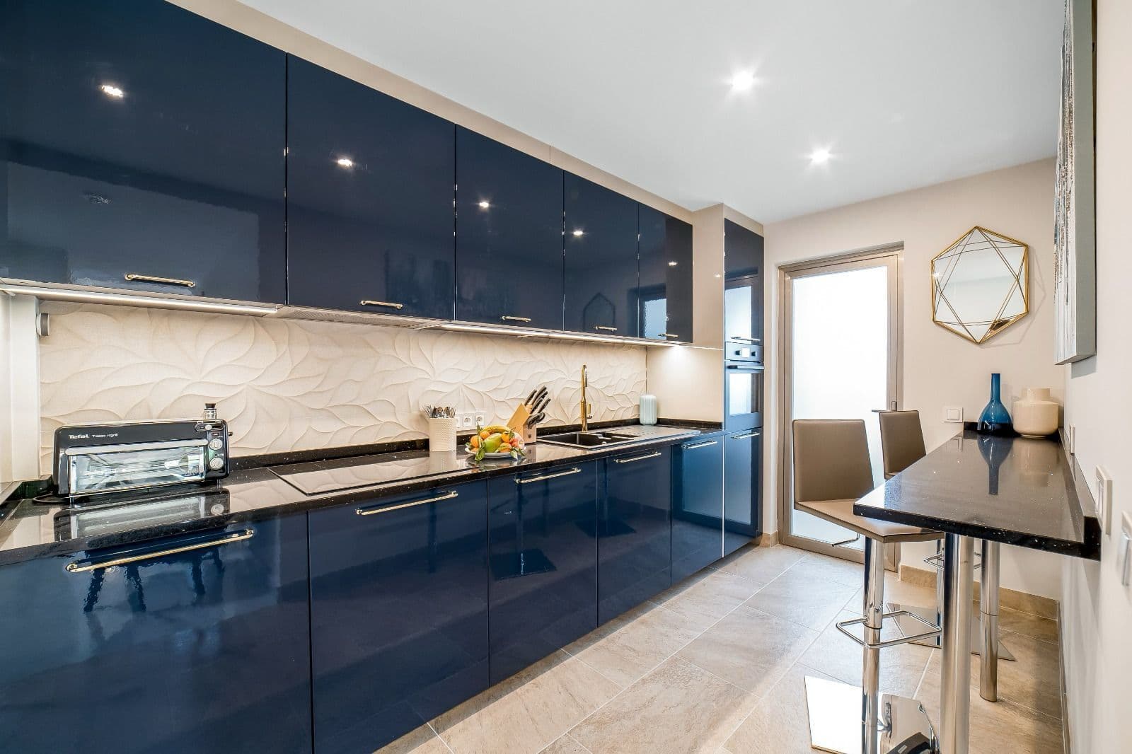 Middle Floor Apartment in Puerto Banús, Marbella