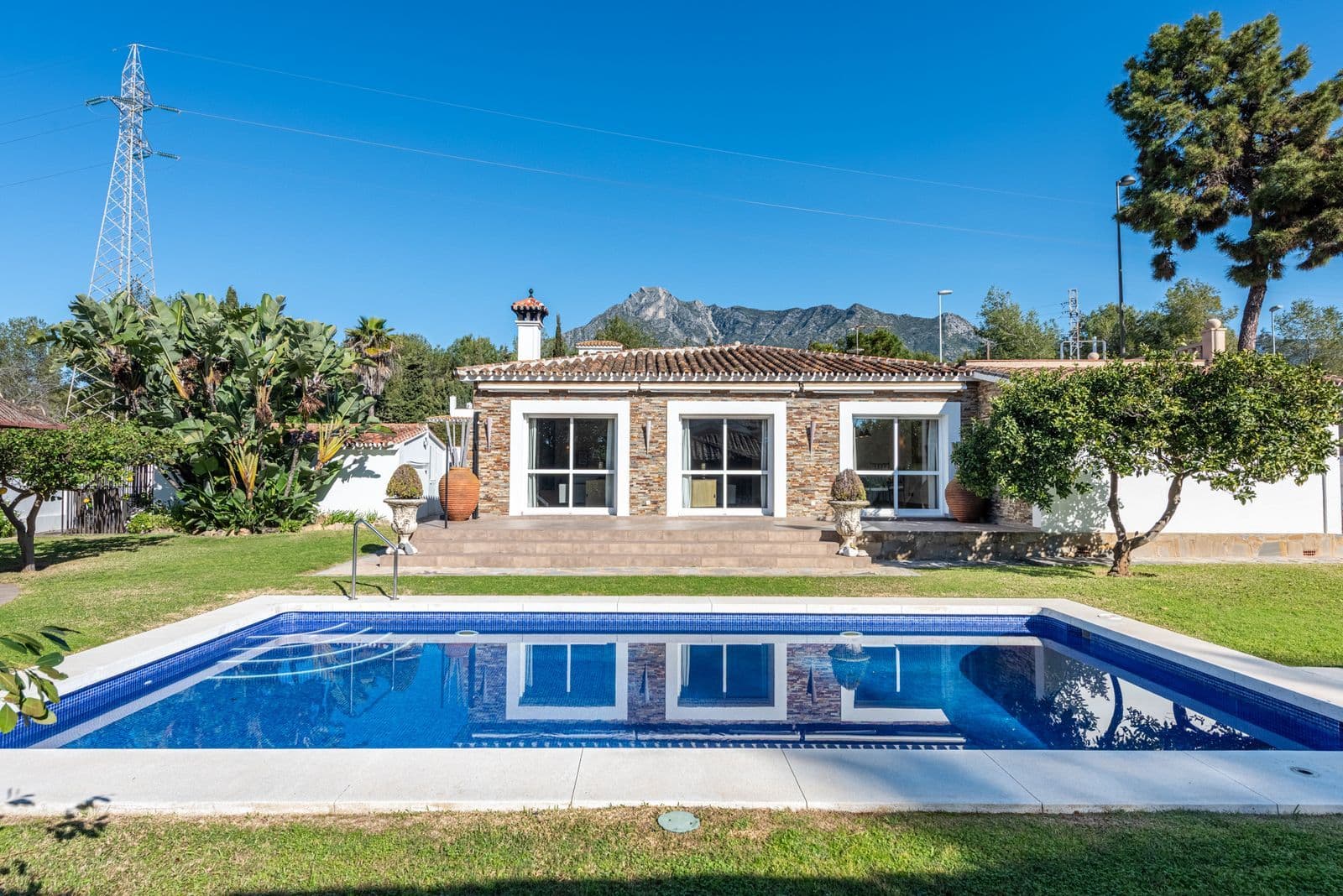 Detached Villa in The Golden Mile, Marbella
