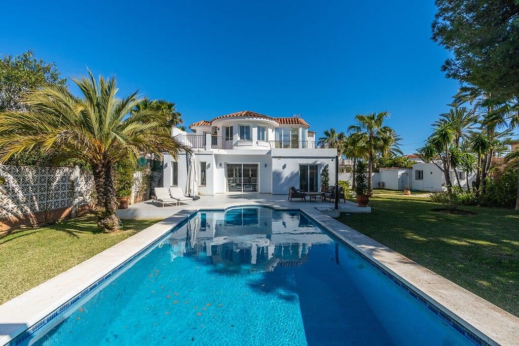 Detached Villa in Marbesa, Marbella East