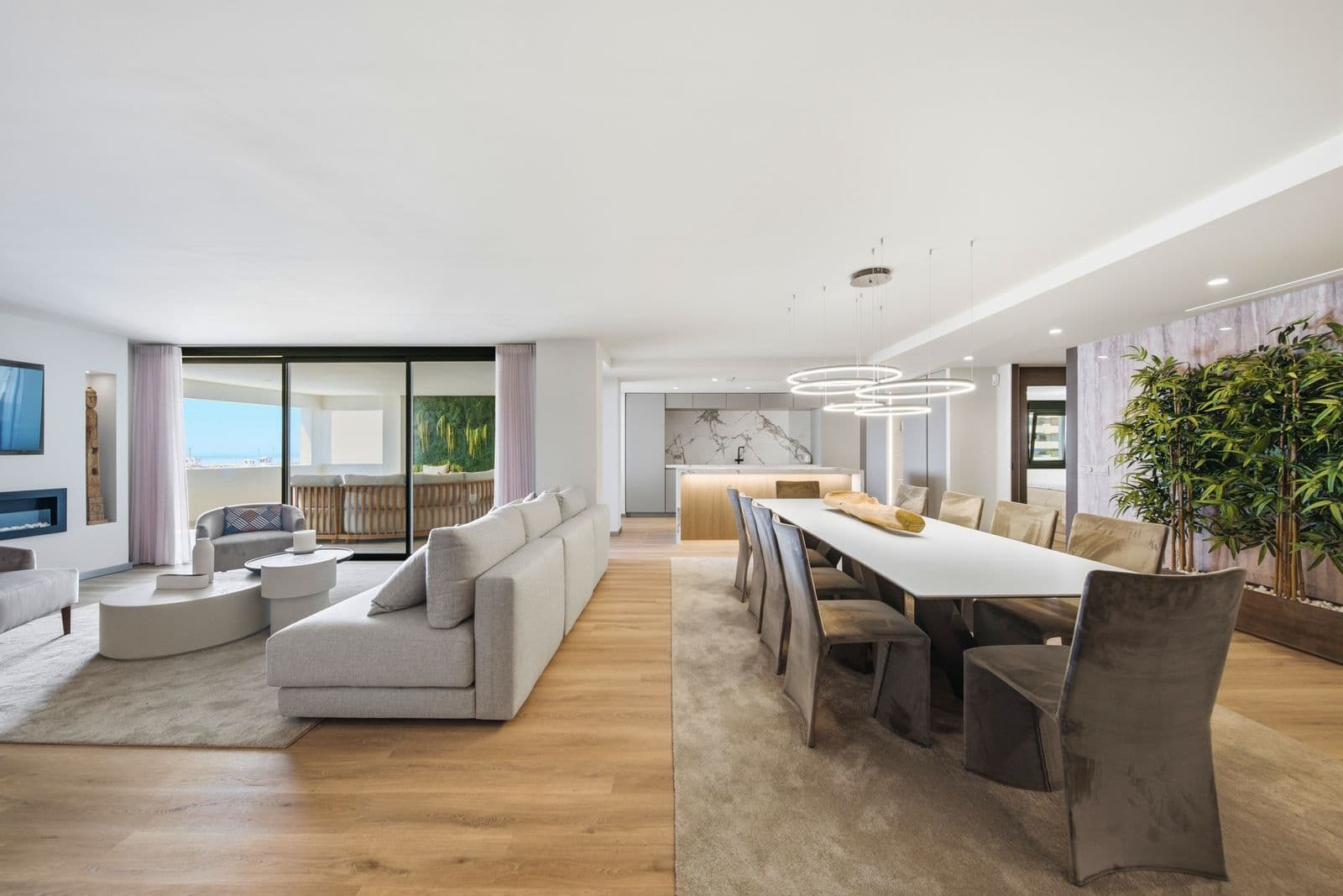 Middle Floor Apartment in Puerto Banús, Marbella