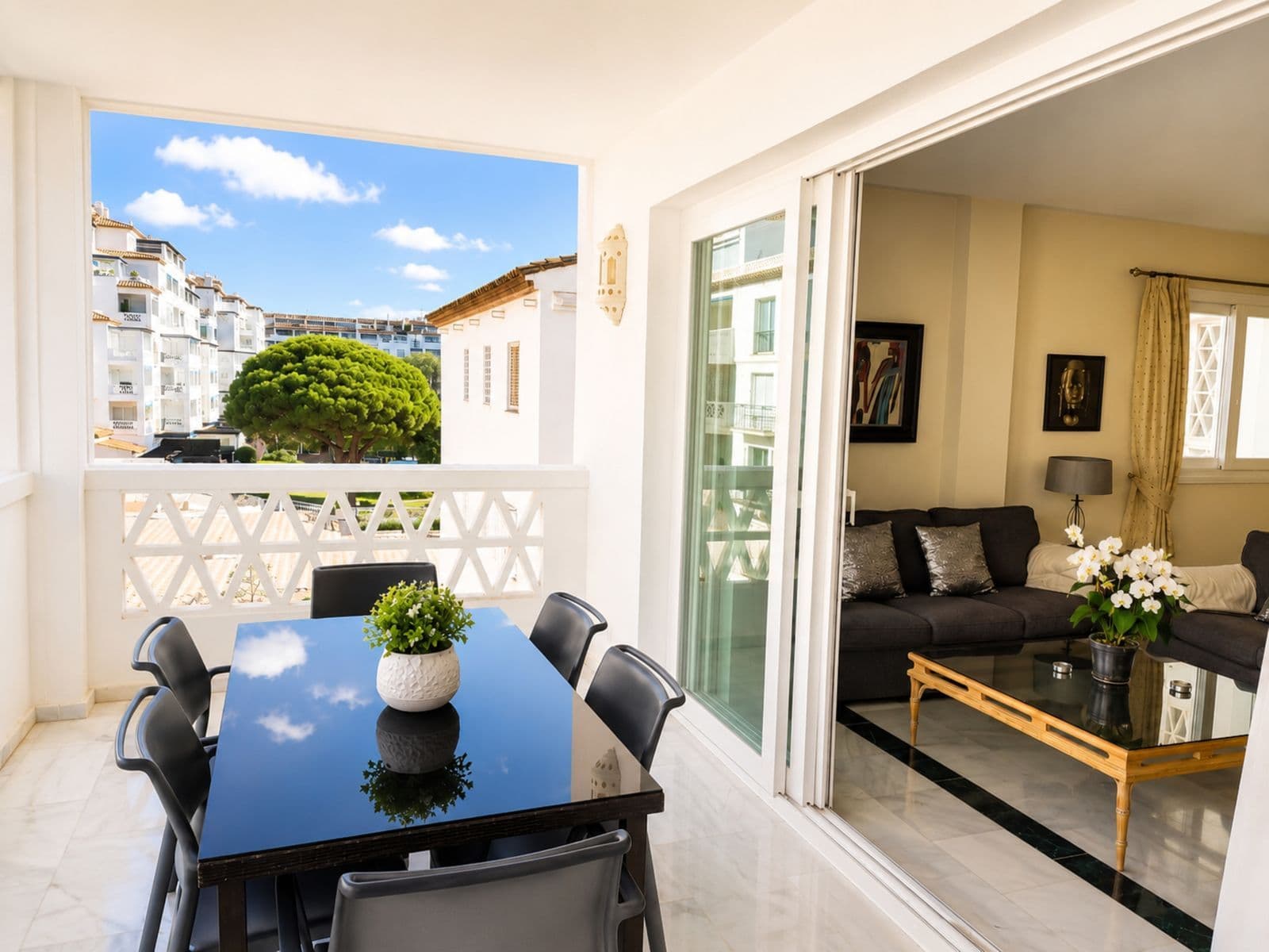 Middle Floor Apartment in Puerto Banús, Marbella