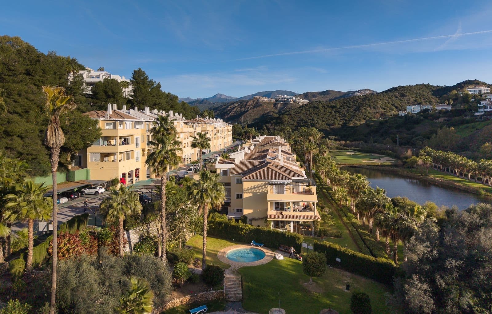 Middle Floor Apartment in Benahavís, Benahavís