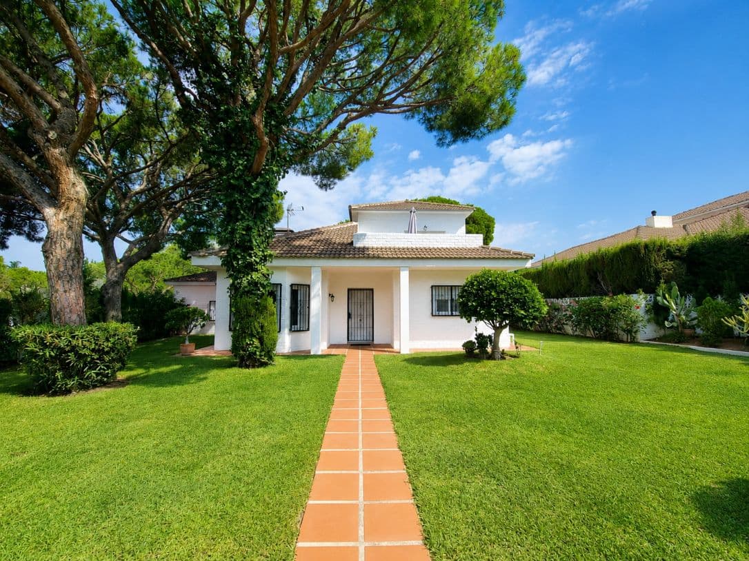 Detached Villa in Calahonda, Mijas