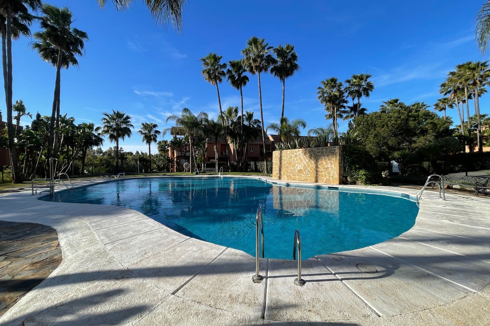 Middle Floor Apartment in Casares Playa, Casares