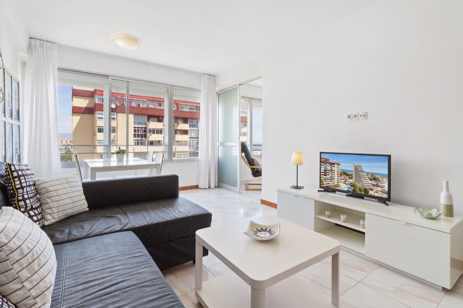 Middle Floor Apartment in Benalmadena Costa, Benalmádena