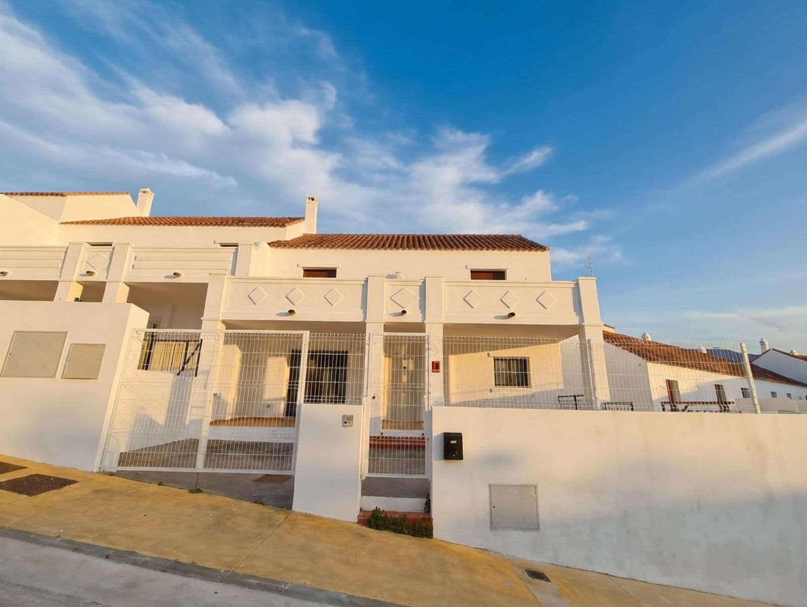 Townhouse in Doña Julia, Casares