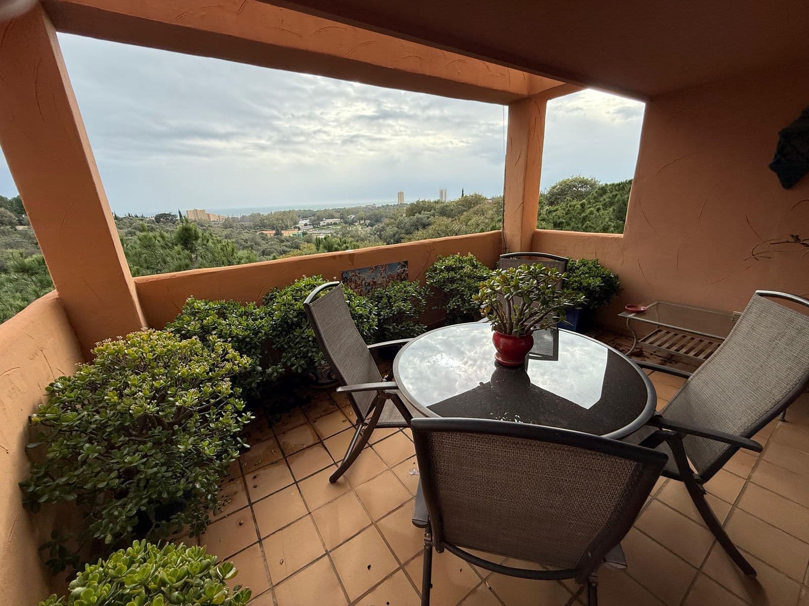 Middle Floor Apartment in Elviria, Marbella East