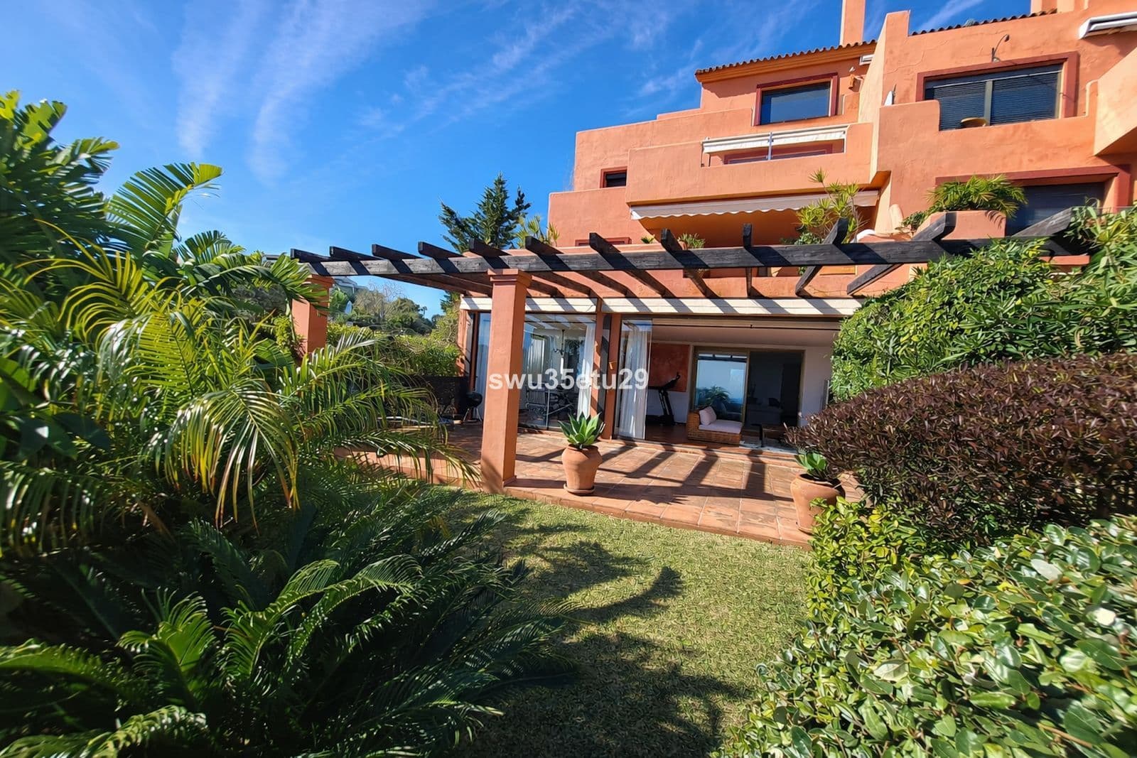 Ground Floor Apartment in La Mairena, Marbella East