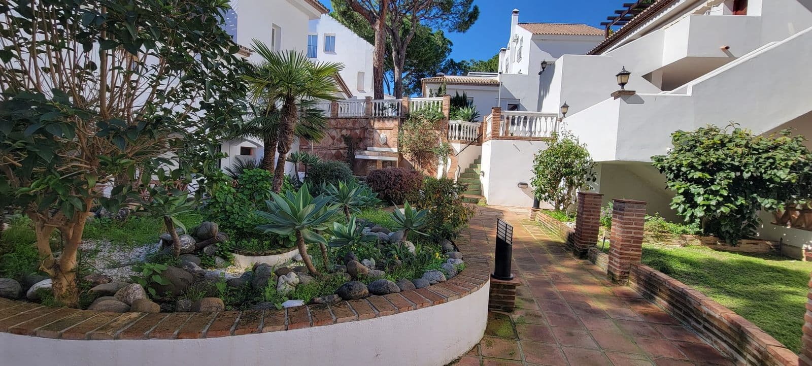 Middle Floor Apartment in Puerto Banús, Marbella