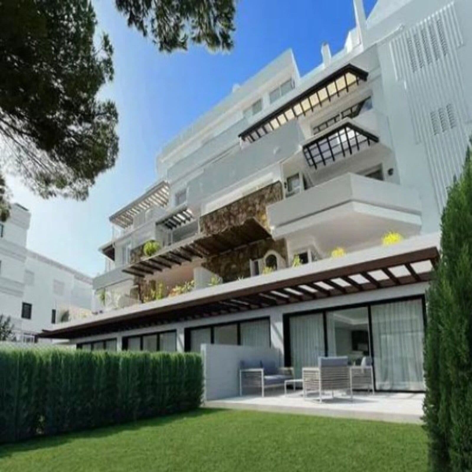 Ground Floor Apartment in Nueva Andalucía, Nueva Andalucía