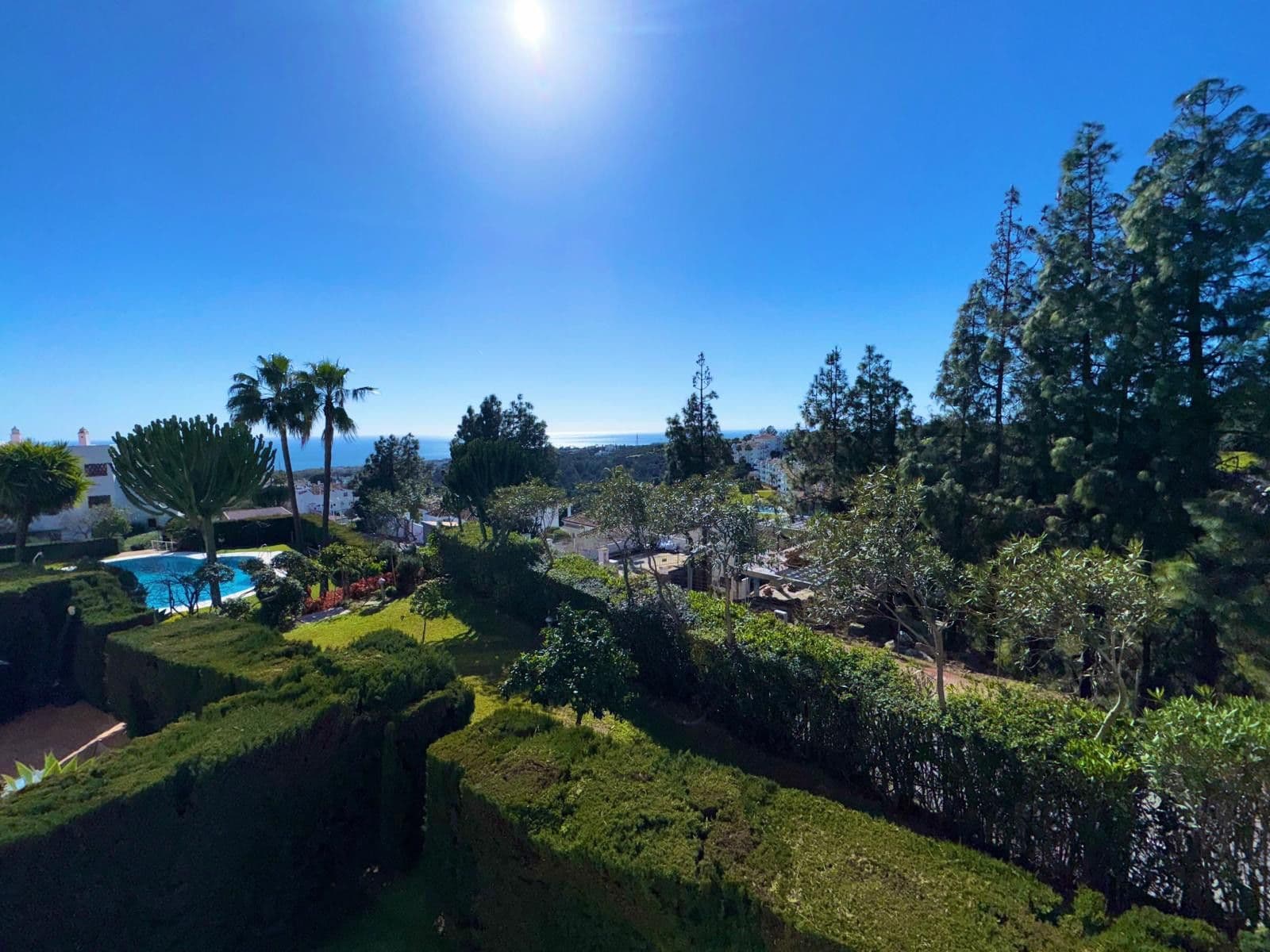 Middle Floor Apartment in Calahonda, Mijas