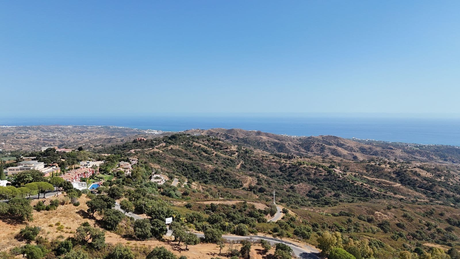 Land in La Mairena, Marbella East