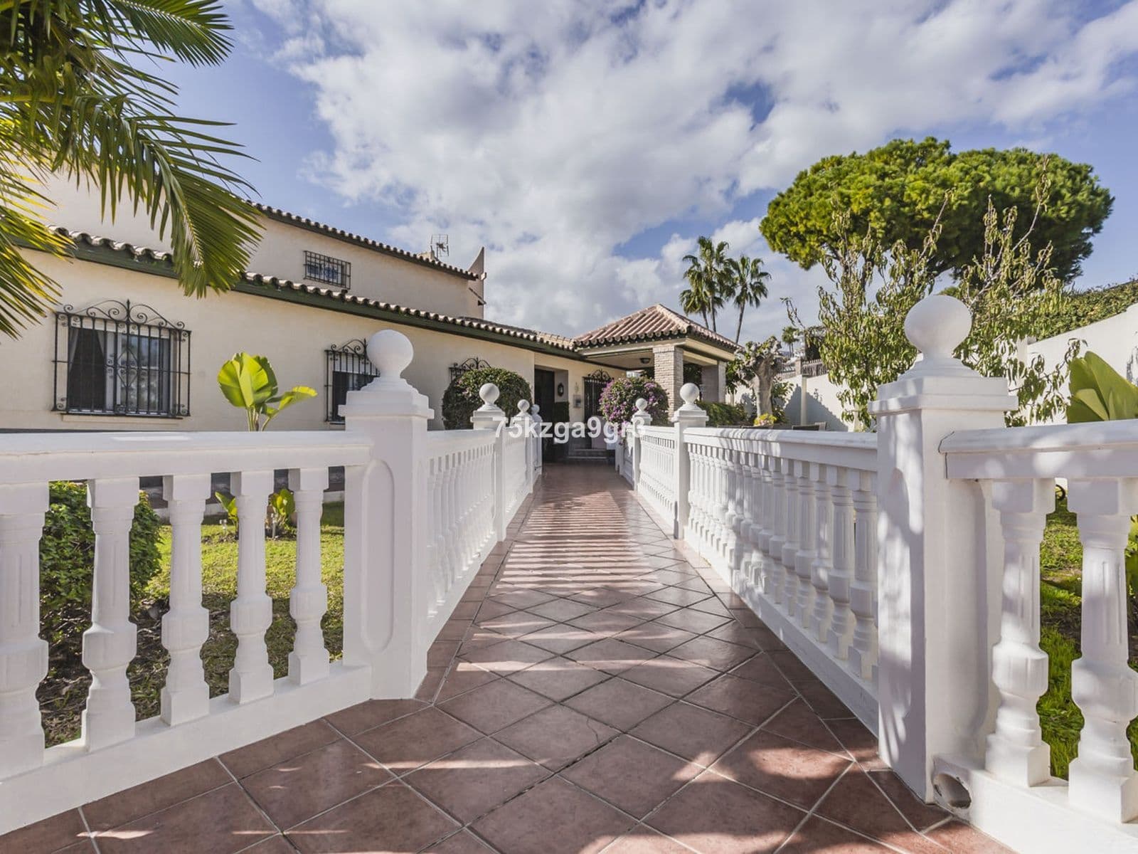 Detached Villa in Benalmadena Costa, Benalmádena