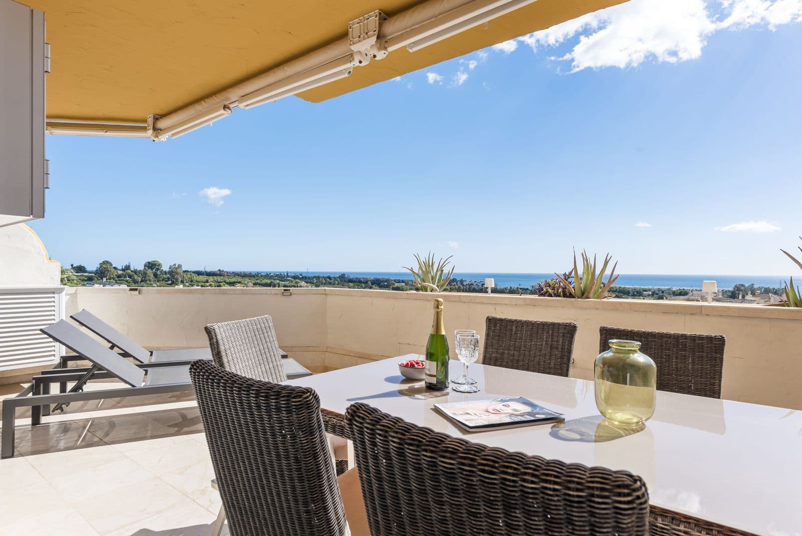 Middle Floor Apartment in Estepona, Estepona