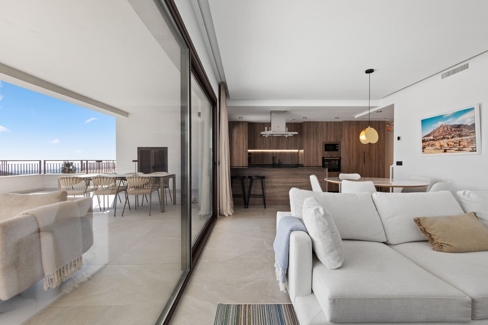 Middle Floor Apartment in Istán, Istán