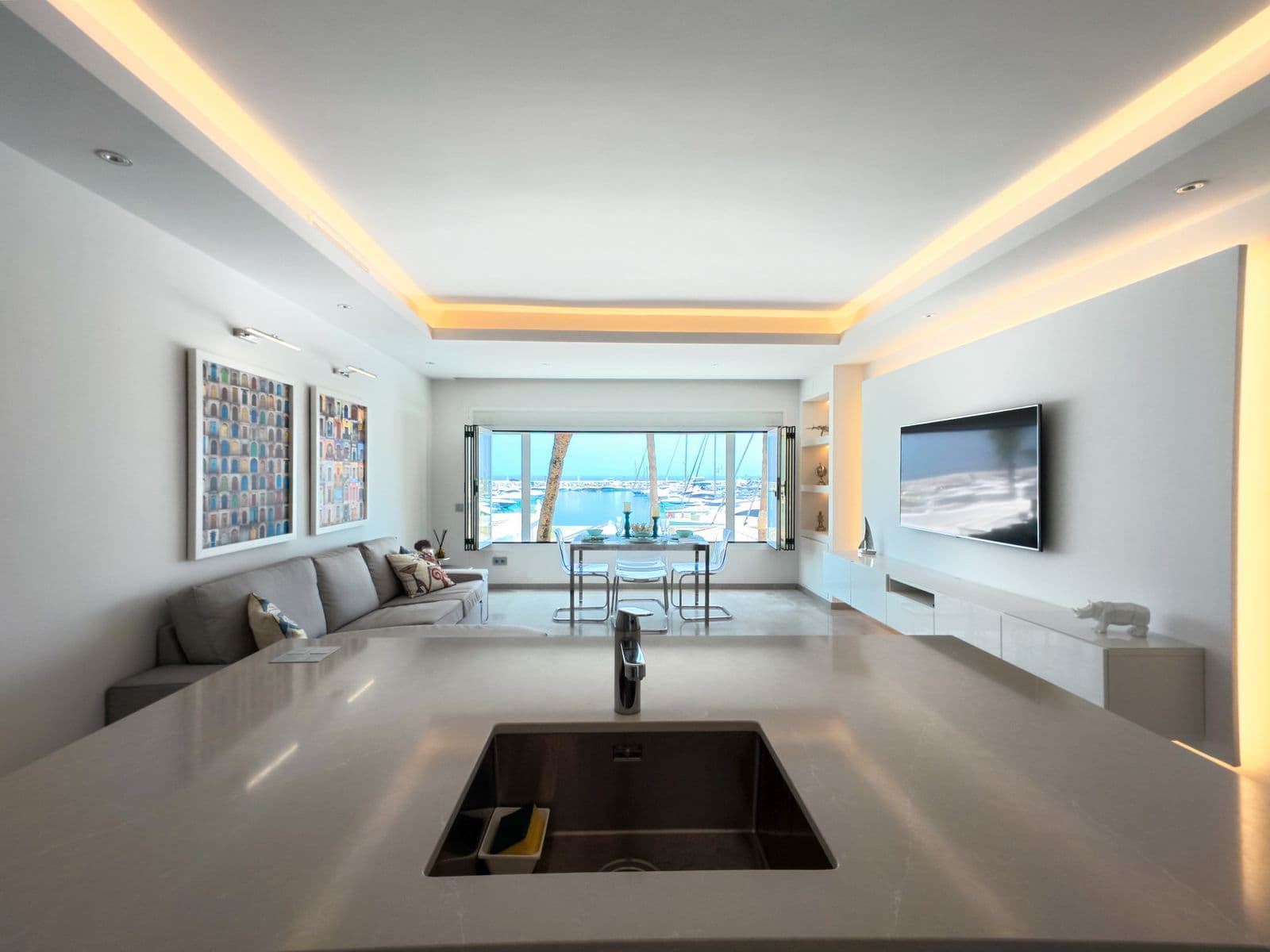 Middle Floor Apartment in Puerto Banús, Marbella
