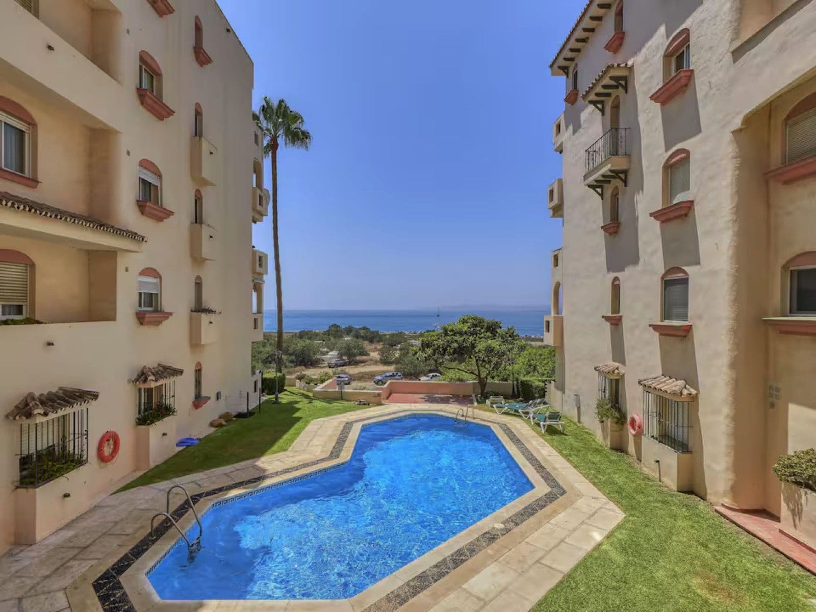 Ground Floor Apartment in Estepona, Estepona