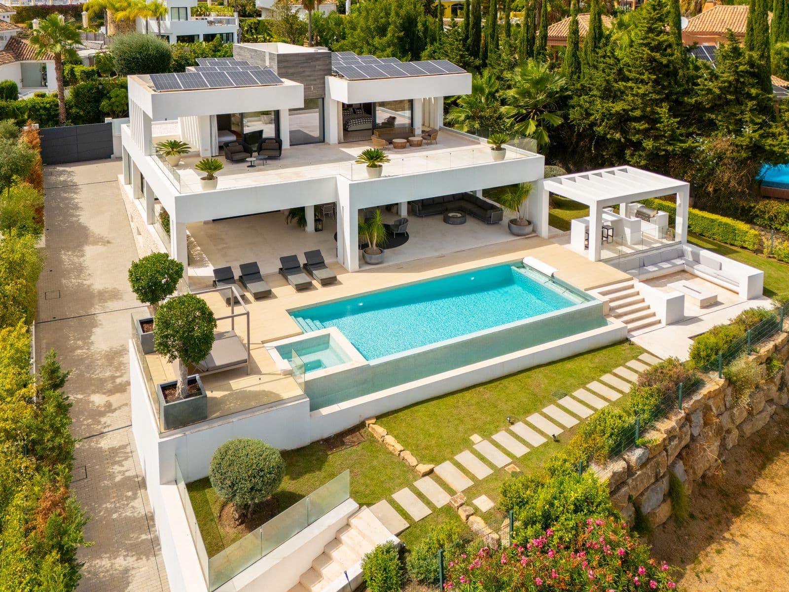 Detached Villa in Nueva Andalucía, Nueva Andalucía