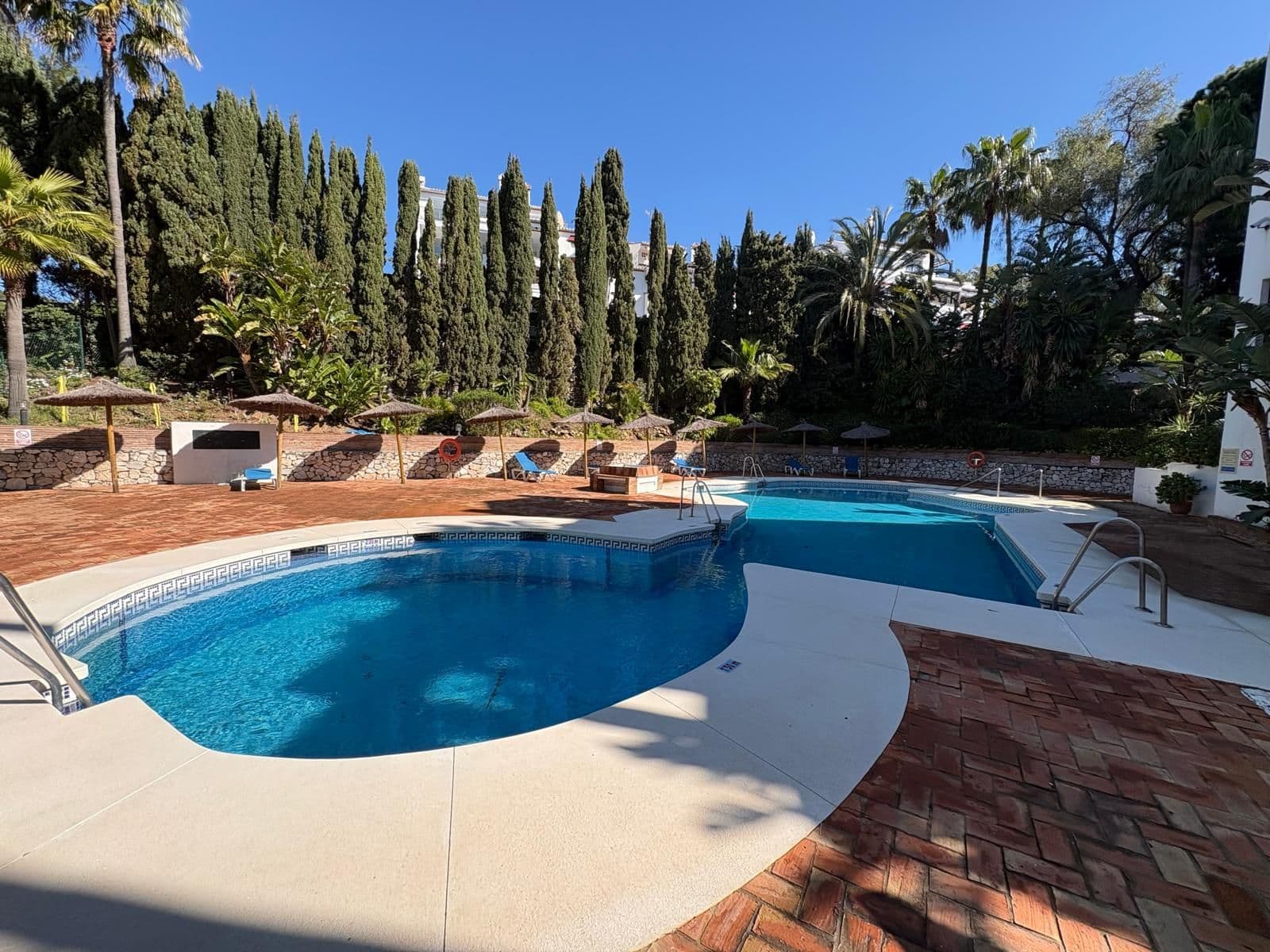 Middle Floor Apartment in Reserva de Marbella, Marbella East
