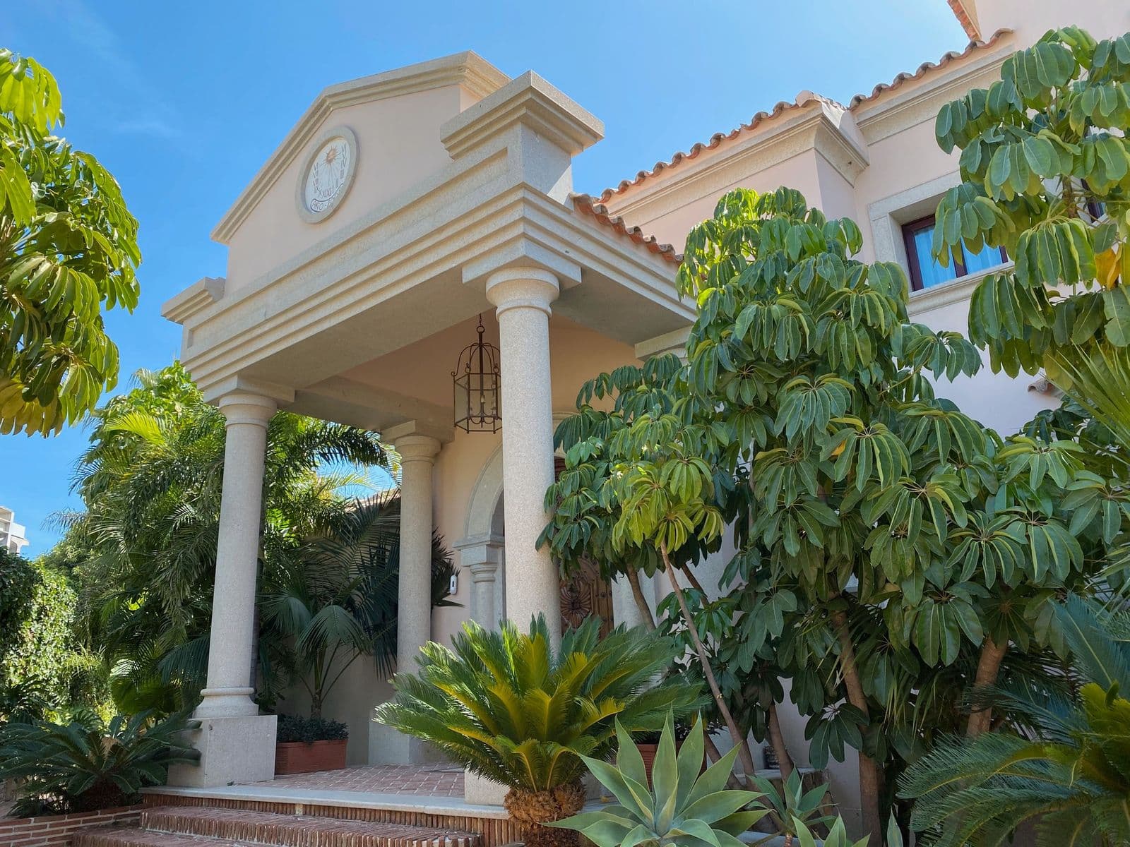 Detached Villa in Los Flamingos, Estepona