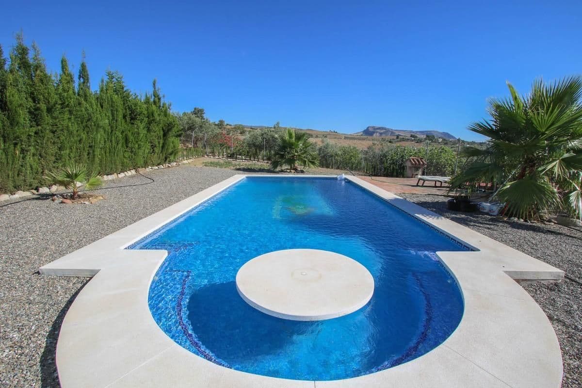 Detached Villa in Pizarra, Pizarra