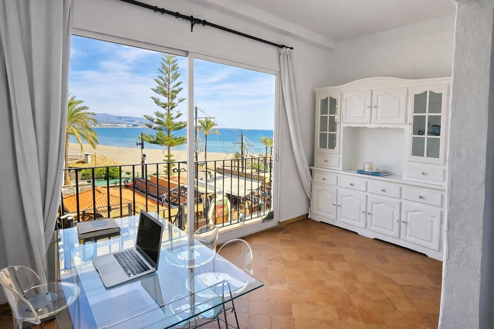 Middle Floor Apartment in Puerto Banús, Marbella