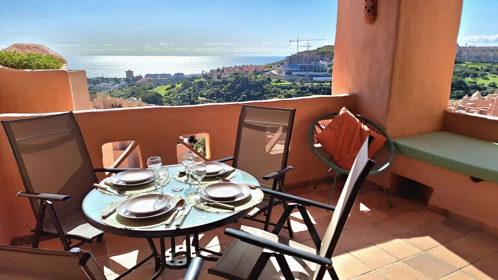 Middle Floor Apartment in La Duquesa, Manilva