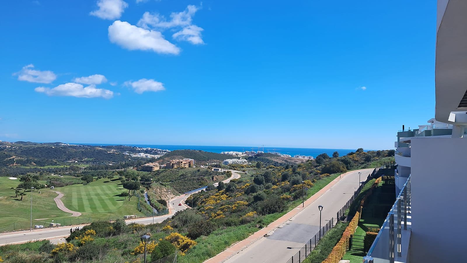 Middle Floor Apartment in Calanova Golf, Mijas