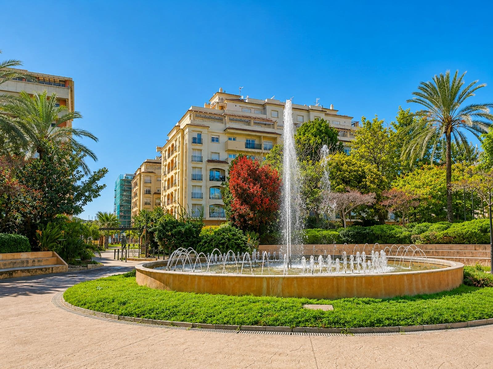 Middle Floor Apartment in Estepona, Estepona