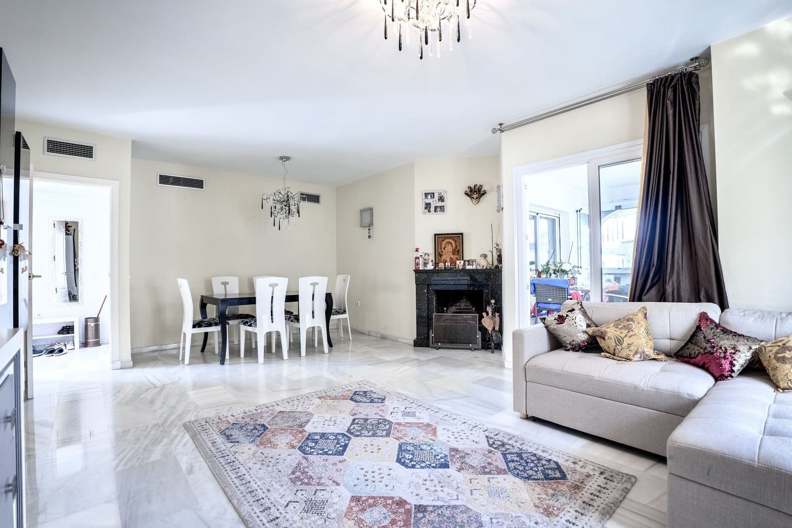 Middle Floor Apartment in Nueva Andalucía, Nueva Andalucía