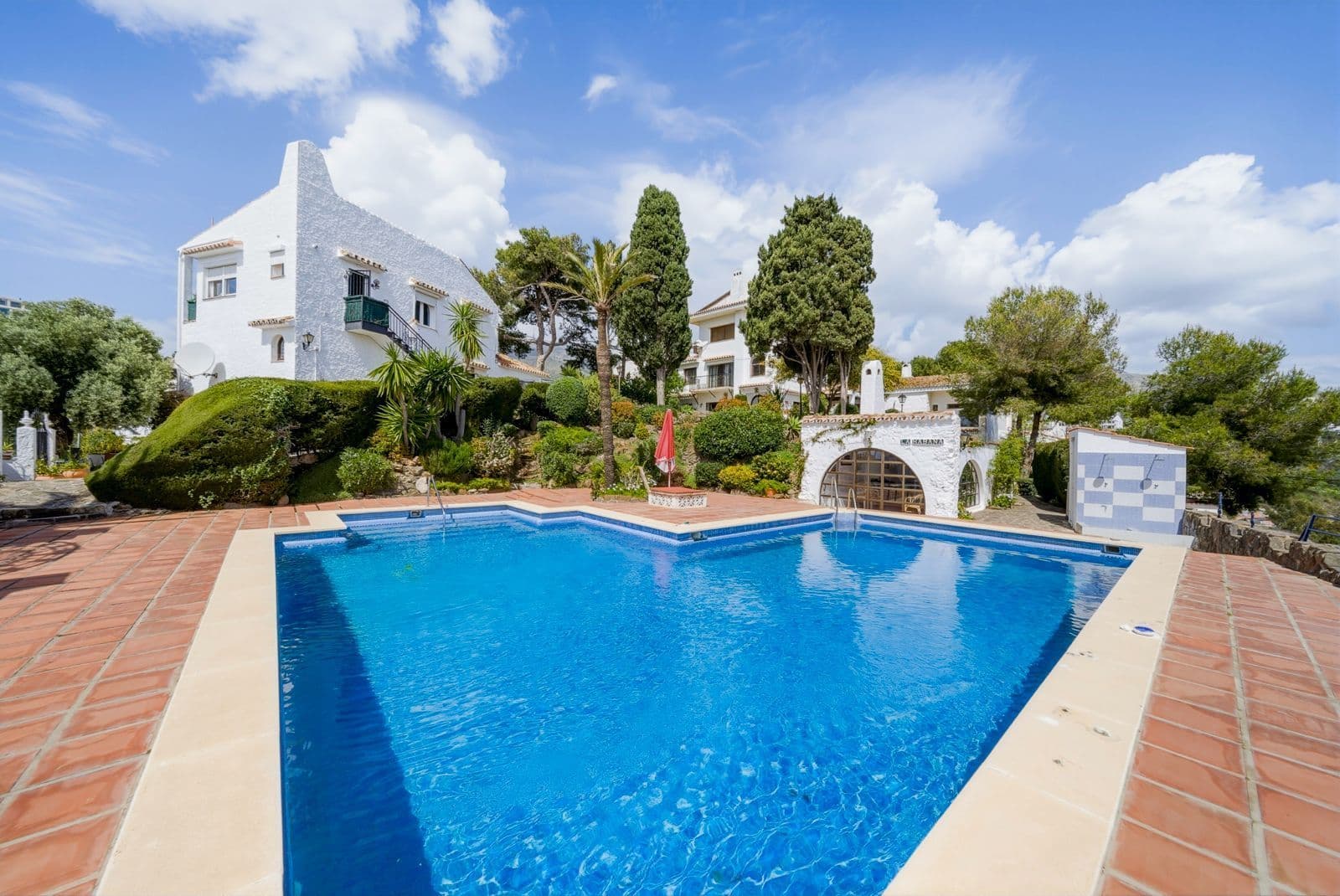 Middle Floor Apartment in Benalmadena Costa, Benalmádena