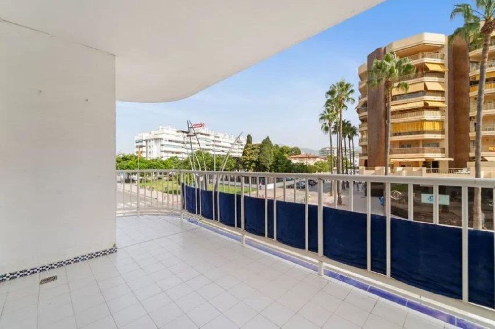 Middle Floor Apartment in Fuengirola, Fuengirola