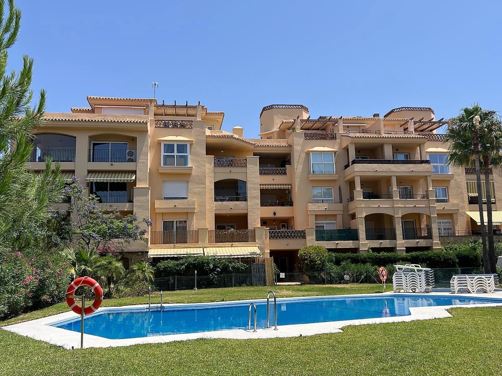 Middle Floor Apartment in Calahonda, Mijas