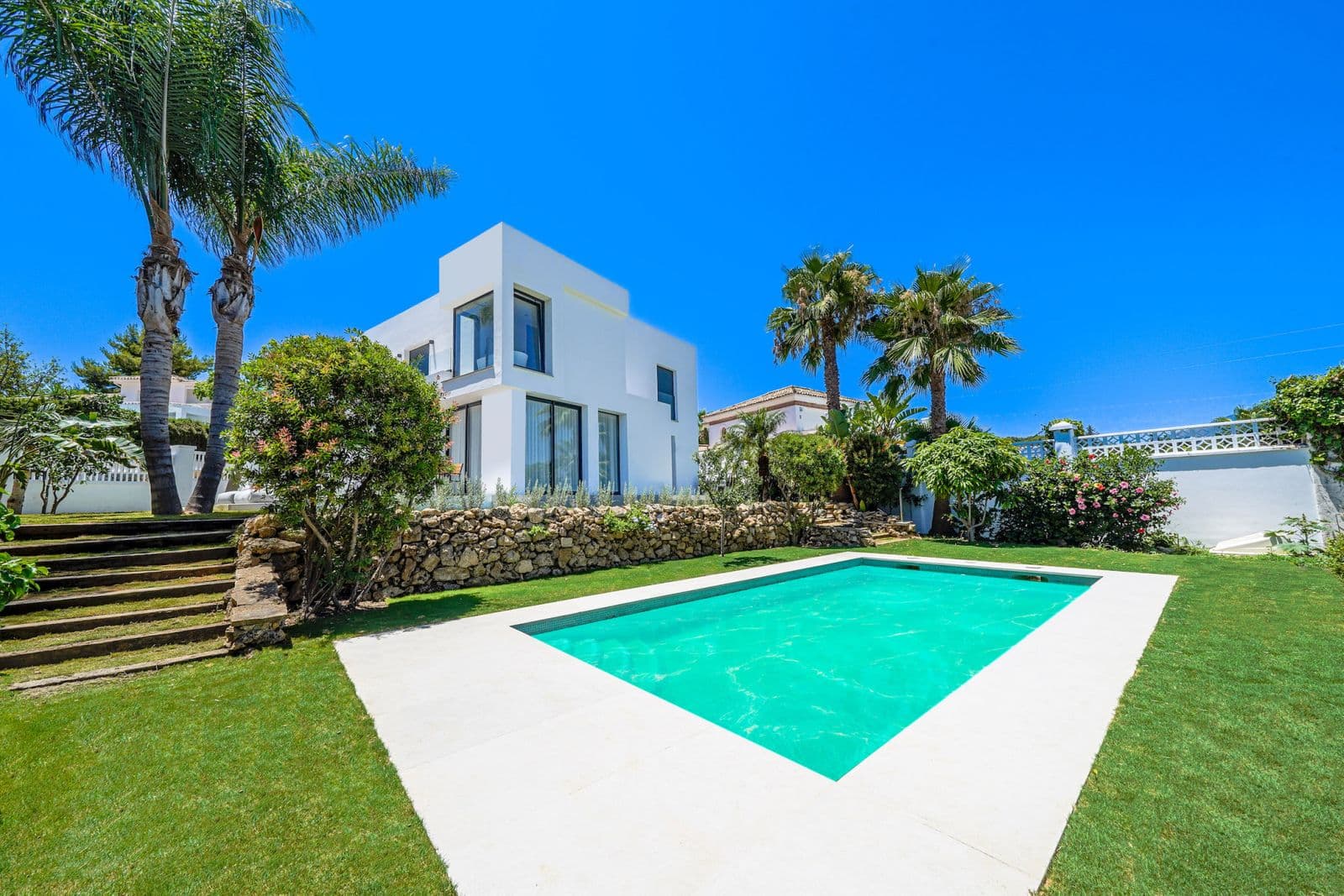Detached Villa in Nueva Andalucía, Nueva Andalucía