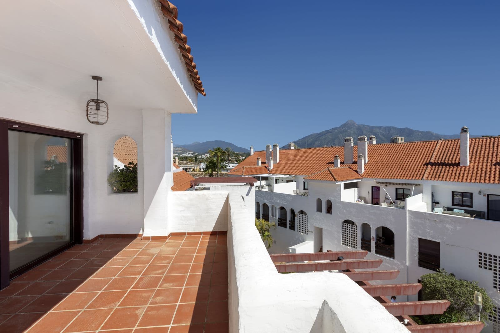 Middle Floor Apartment in Nueva Andalucía, Nueva Andalucía