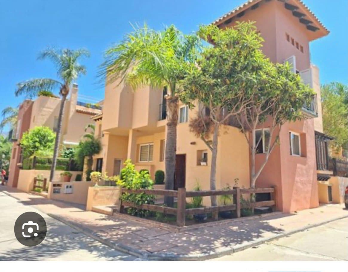 Townhouse in Nueva Andalucía, Nueva Andalucía