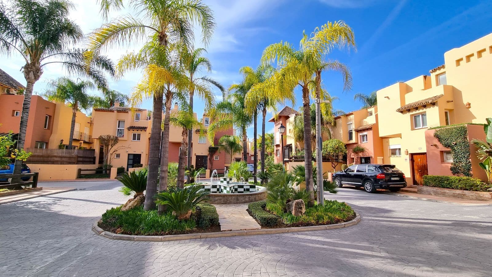 Townhouse in Nueva Andalucía, Nueva Andalucía