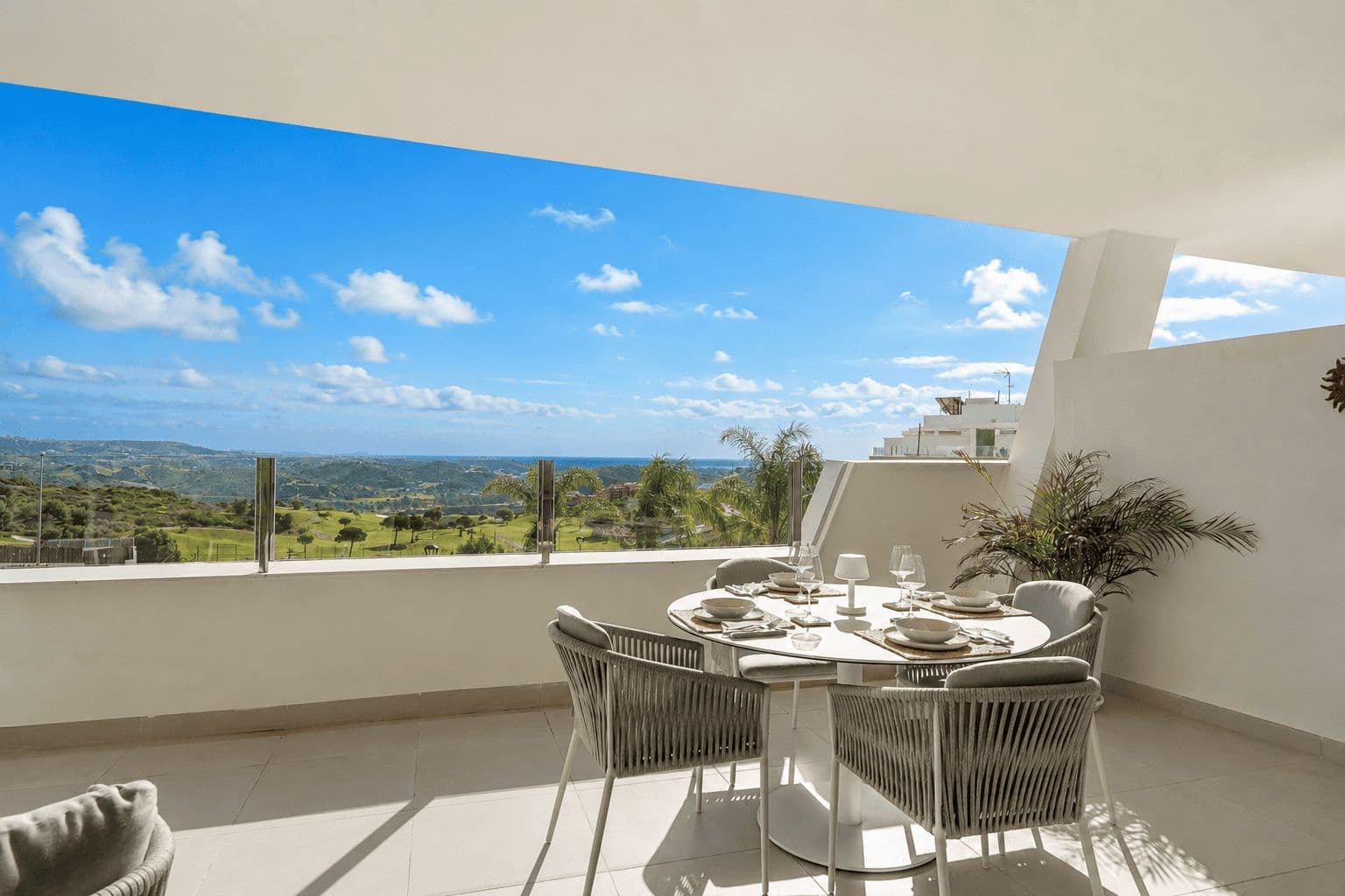 Middle Floor Apartment in Calanova Golf, Mijas