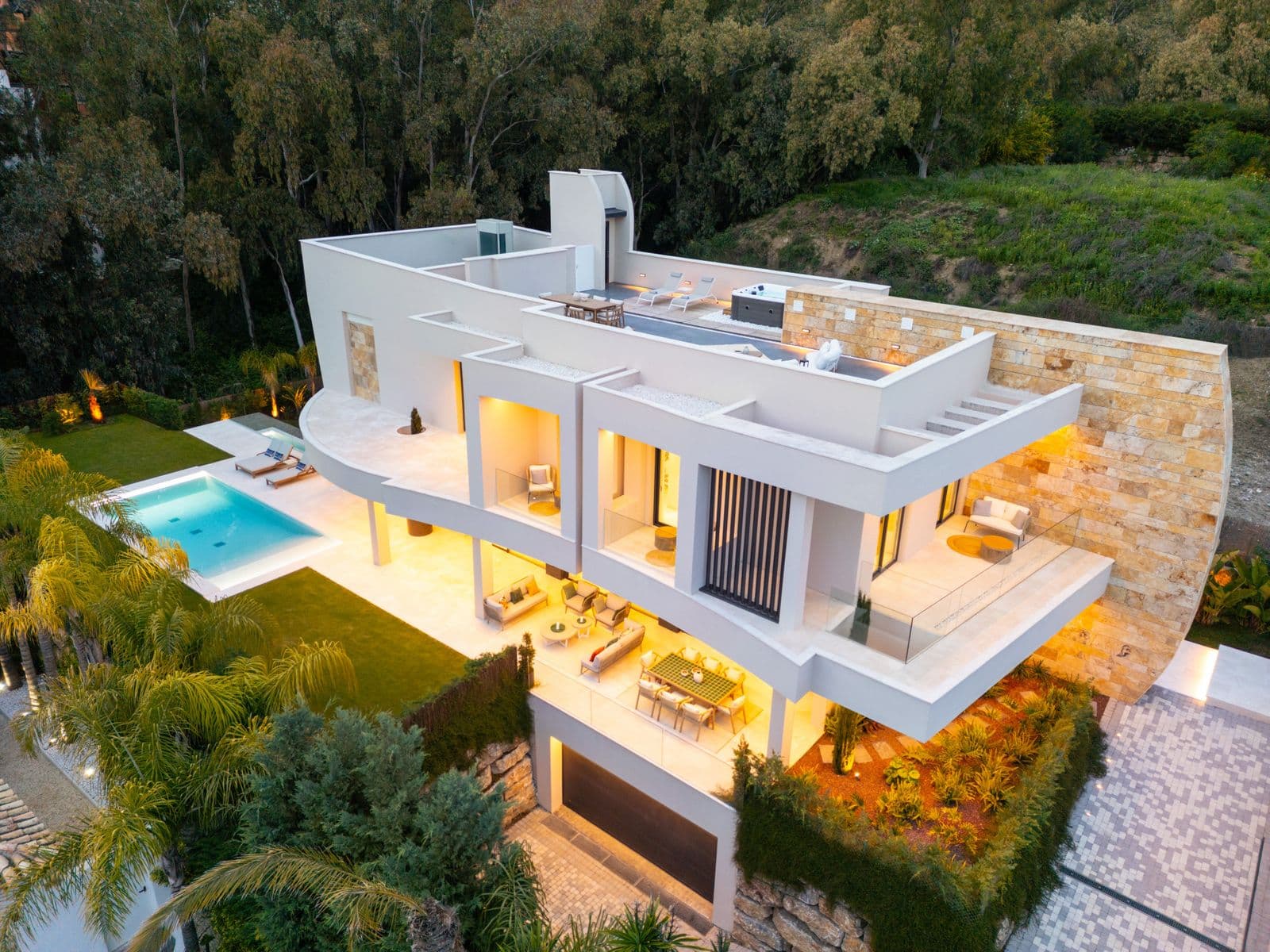 Detached Villa in Nueva Andalucía, Nueva Andalucía