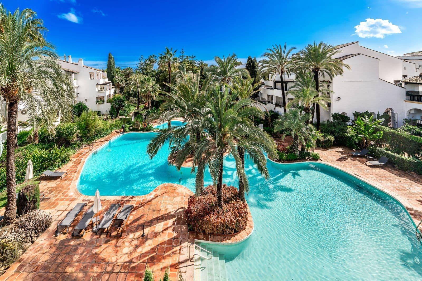 Middle Floor Apartment in The Golden Mile, Marbella